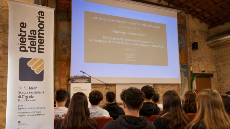 Gli alunni dell’I.C. “E. Medi” premiati alla Mole Vanvitelliana per il progetto “Pietre della memoria”