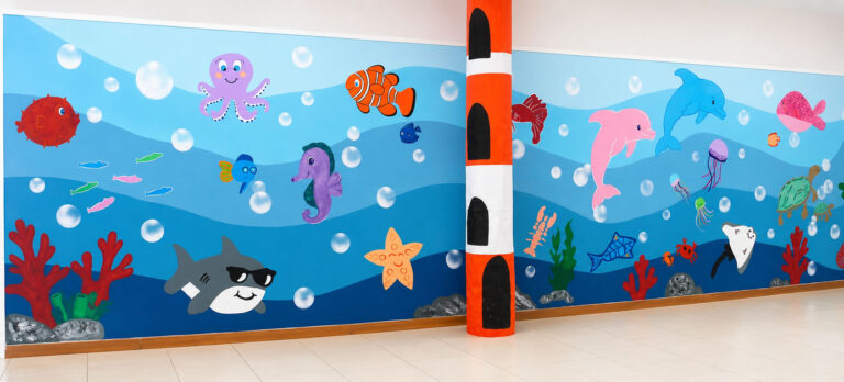 Un nuovo murale colora la Scuola dell’Infanzia “Gianni Rodari”