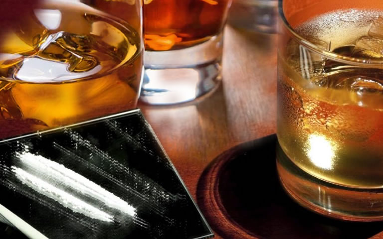 Gli adolescenti, la droga e l’alcol